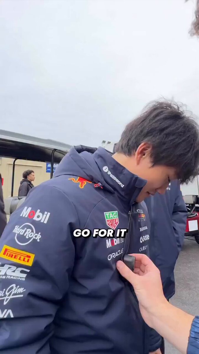 They put a camera in Yuki’s neck 😅😭