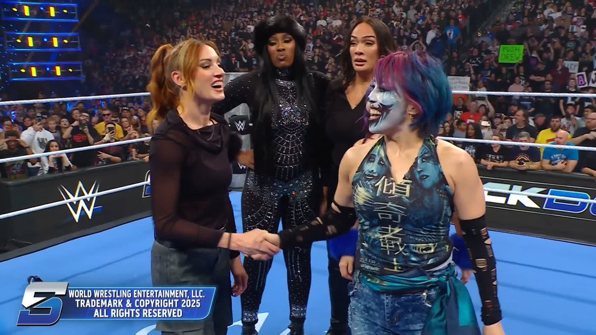 .The legendary Empress ASUKA / 伝説のASUKA皇后's team has found their fifth member in the form of Rebecca Quin... 😳