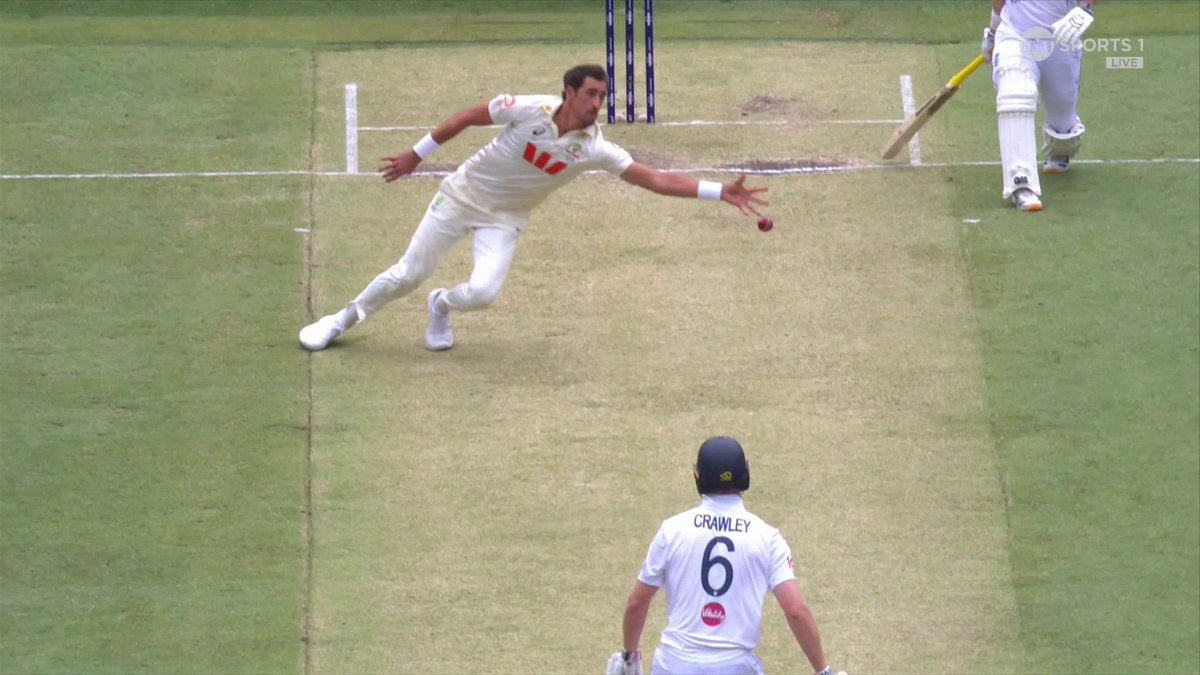 It's an incredible catch by Mitchell Starc 👏 Crawley bags a pair of ducks. 📺 Watch #TheAshes LIVE on TNT Sports and discovery+