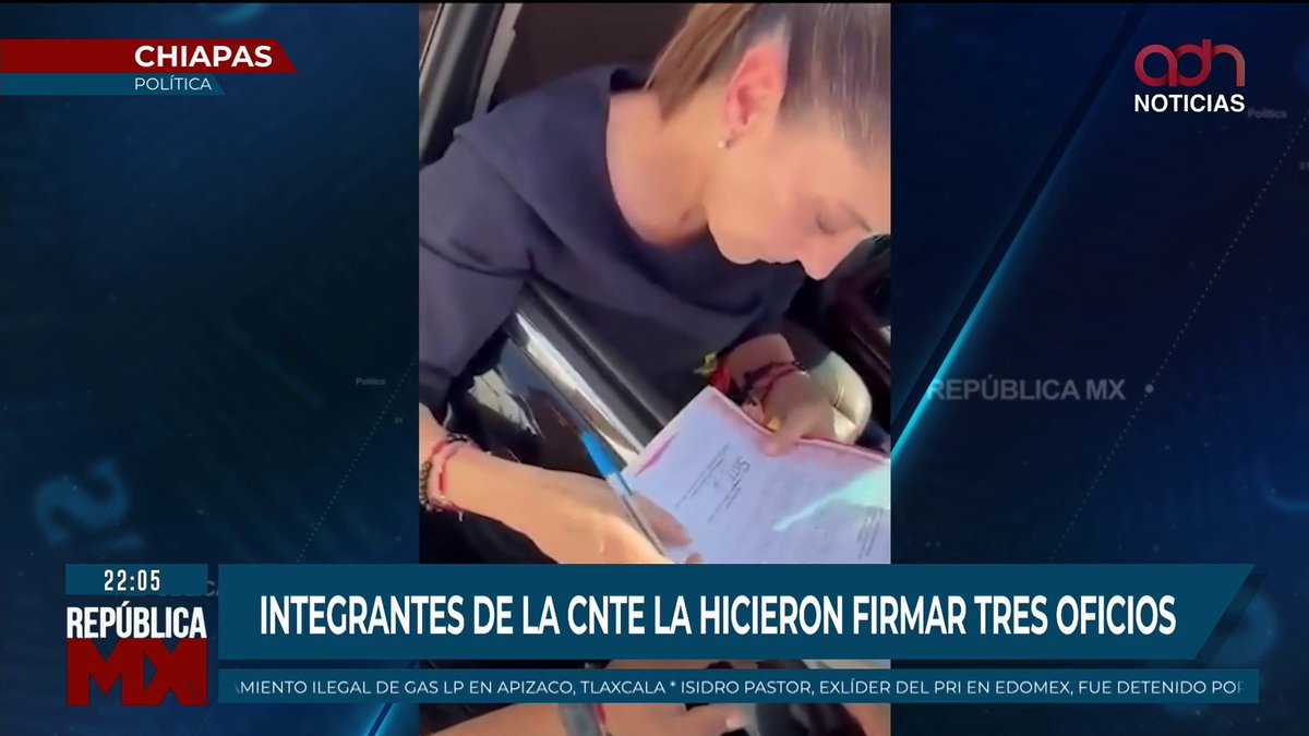 ๐จ Tensiรณn en Chiapas: la CNTE rodeรณ la camioneta de Claudia Sheinbaum en Tuxtla Gutiรฉrrez, le hacen firmar documentos y exigen reanudar el diรกlogo. Incluso advierten con boicotear el Mundial 2026 si no se cumplen sus demanda #RepรบblicaMx con Manuel Lopez San Martin