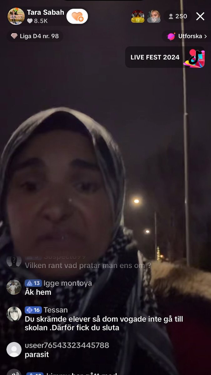 Inget att se här: Tara Saleh förklarar bara att hon arbetat som lärare på Statens institutionsstyrelse (SiS) för att ta hand om “kidnappade” barn. För tydlighetens skull: SiS är ingen vanlig skola. Det är ett statligt alternativ till fängelse för minderåriga som dragits in i gängkriminalitet eller tungt drogmissbruk. Är det verkligen denna kvinna som ska ansvara för att vårda och “fostra” några av Sveriges mest kriminella ungdomar? När jag kontaktade SiS:s presstjänst vägrade de lämna ut Tara Salehs anställningskontrakt med hänvisning till sekretess.