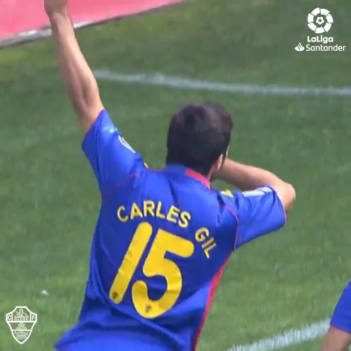 Siempre se nos escapará un "qué futbolista" cuando escuchemos su nombre 🪄🎩 ¡Feliz cumpleaños, 𝐂𝐚𝐫𝐥𝐞𝐬 𝐆𝐢𝐥! 🥳💚