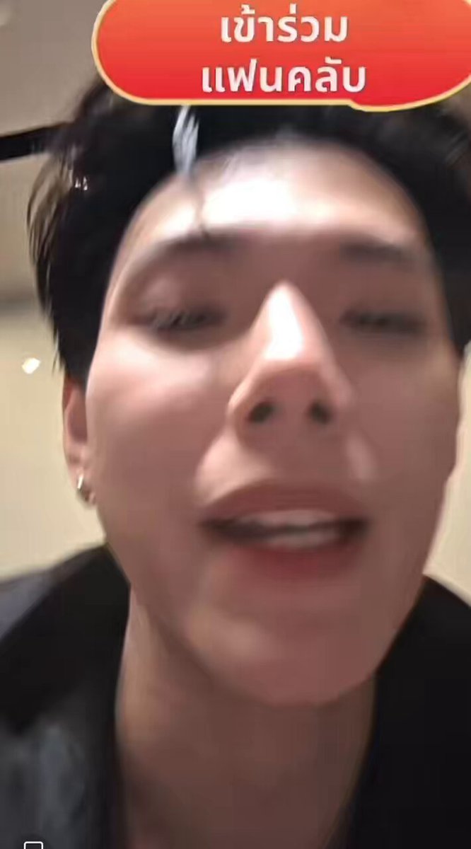 🦖: ผมงอนออฟโรดอยู่ 🚗: กินข้าว 🦖: ไม่กินแล้วจะกลับบ้าน 🚗: กินข้าว 🦖: ไม่ต้องมายุ่งวันนี้จะนอนคนเดียวเหมือนเมื่อวาน โอ้ยจะบู้ หาเรื่องงอนน้องอีก เมื่อวานน้องถ่ายซีรีส์จนดึกฮีไลฟ์ตอนตี3เพราะเหงานี่เอง วันนี้ไม่ต้องนอนคนเดียวแล้วเนอะ มีแฟนนอนกอดละ🥺🫳🏻