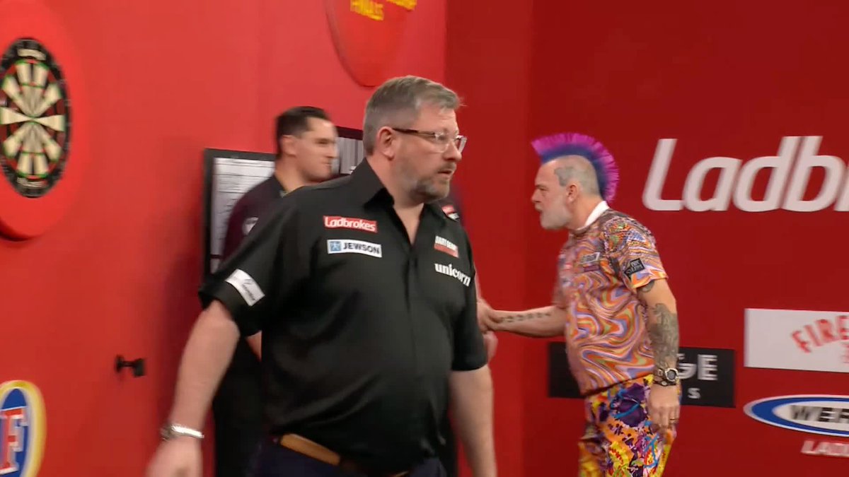 WADE DEFEATS WRIGHT! James Wade comes out on top against Peter Wright 6-4 to advance to Round Three thanks to a routinely strong display on the doubles! Next up: Richard Veenstra v Nathan Aspinall 📺 #PCFinals | R2