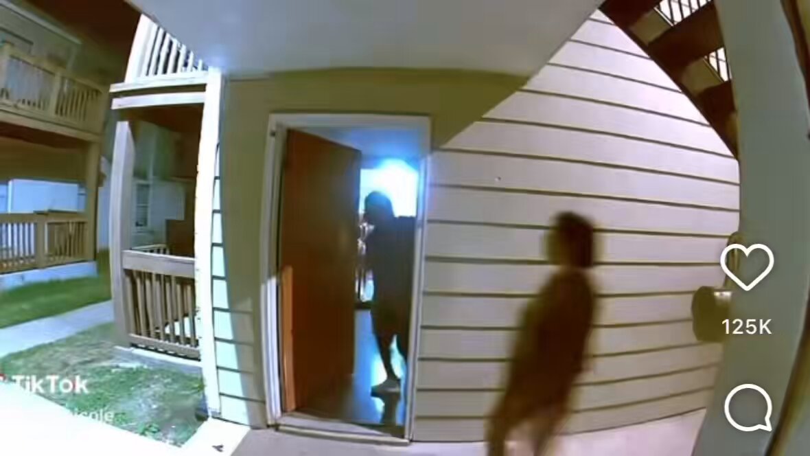 and that’s what that bitch get tf how u gone try to do that and slam the door