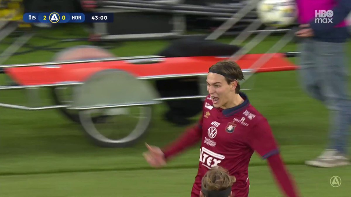 Vilket mål! 🤯 Noah Christoffersson till 2-0 ÖIS. 📲 Se matchen på HBO Max och Kanal 5