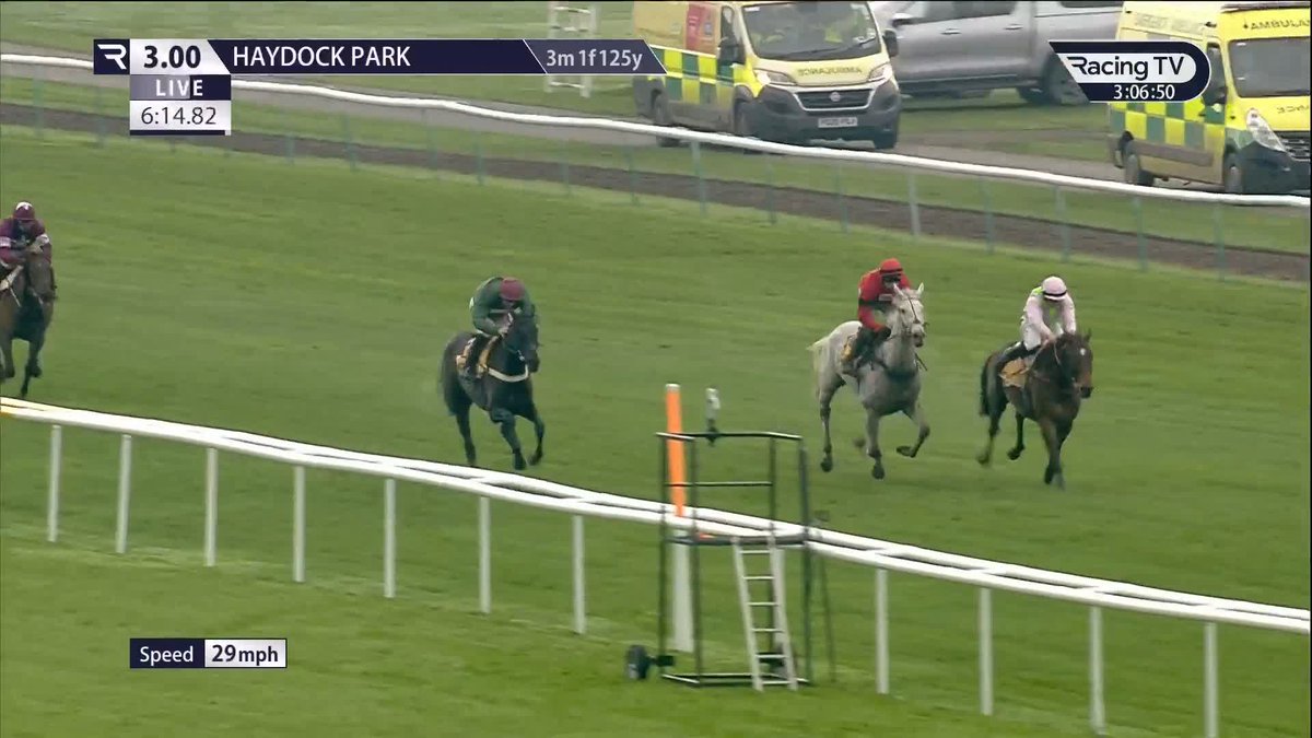 That was a special performance! ⭐️ GREY DAWNING wins the Grade 1 Betfair Chase in a hack canter under Harry Skelton to lay down a marker to the best Chasers about. That was one of the best performances I’ve seen in recent years people! 🏆 🤩