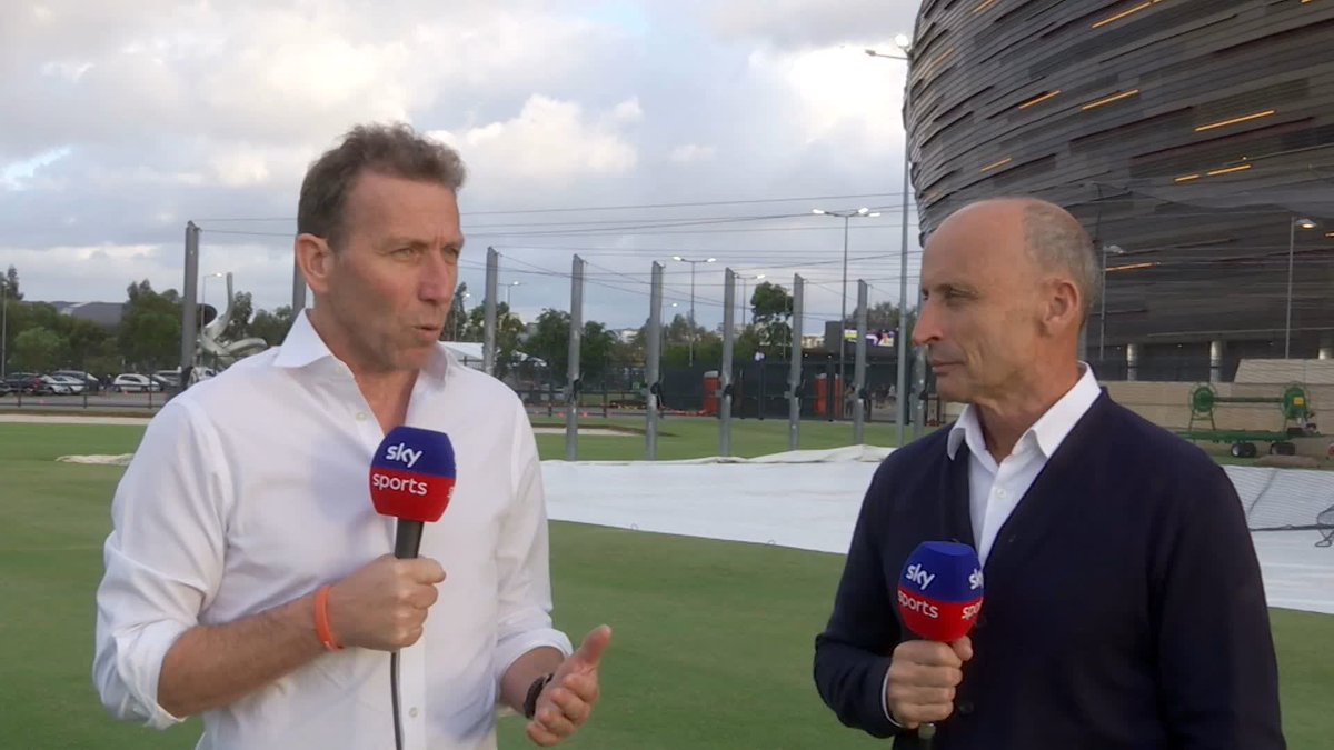 "The disappointing thing is that England have opportunities but don't shut out games!" ❌ Michael Atherton reflects on England's missed chance to take control of the first Ashes Test 🗣️
