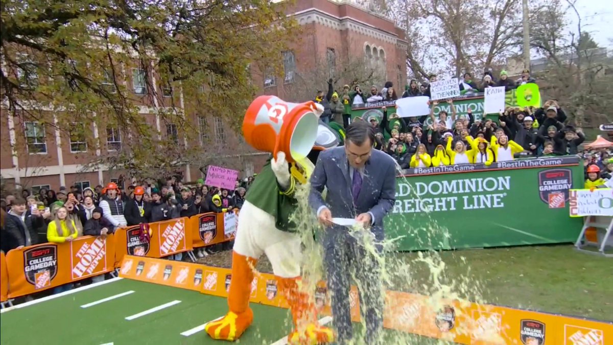 The Oregon Duck strikes AGAIN‼️ It's always shenanigans when you get Pete Thamel and the Duck together 😅