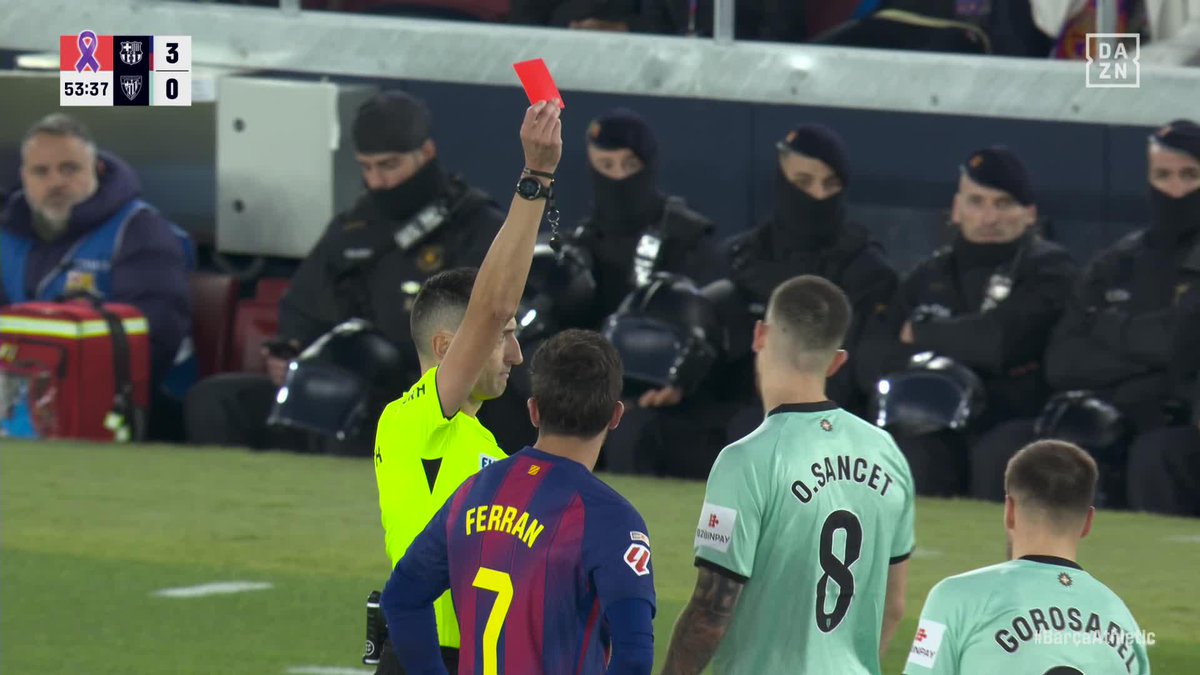 ROJA A SANCET POR ESTA PATADA A FERMÍN 🟥 El árbitro le sacó amarilla, pero tras ser llamado por el VAR, le mostró la roja #LALIGAenDAZN ⚽️