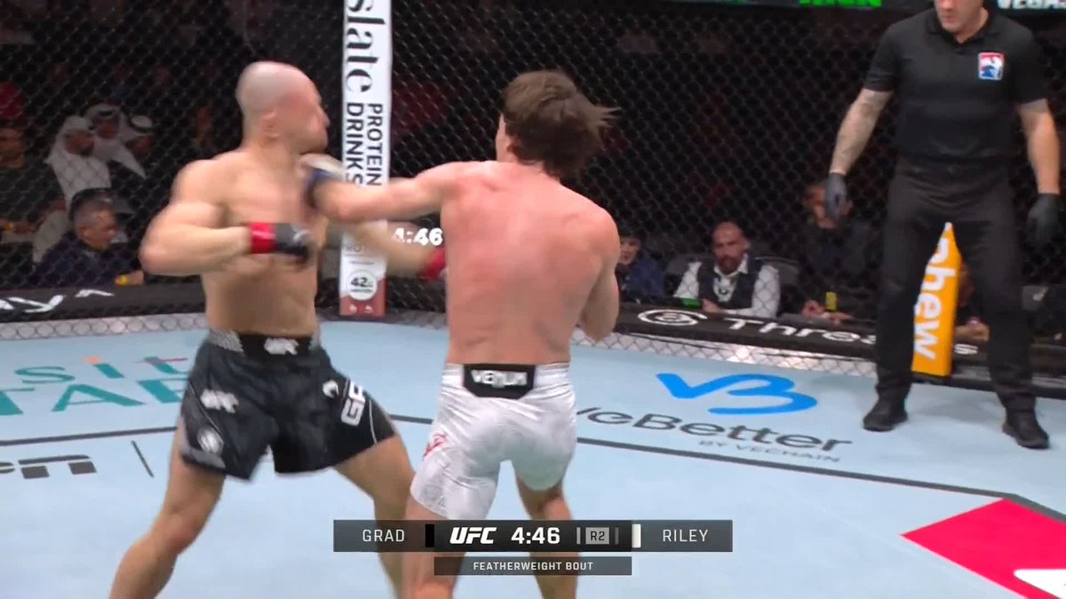 WHAT A DEBUT 😱 💥 #UFCQatar How about that for a KO from Luke Riley?!