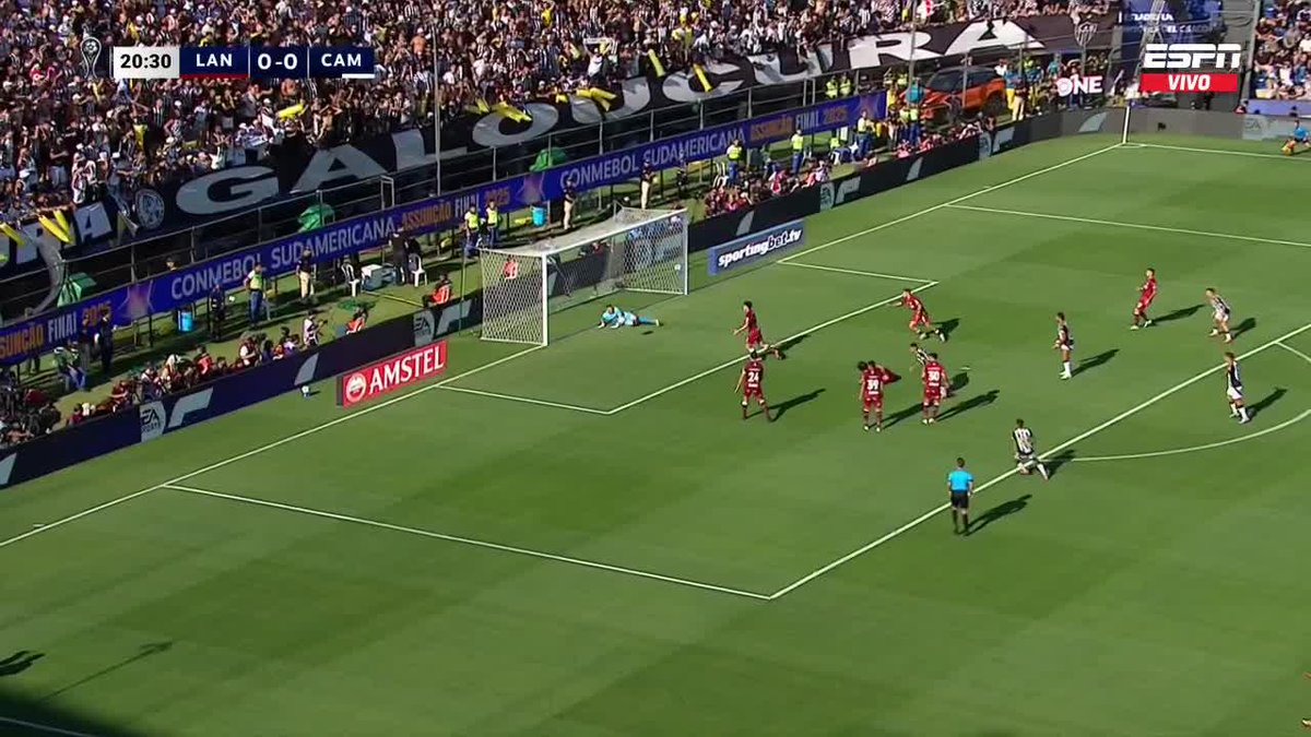 HABÍA OFFSIDE PERO... ¡GIGANTESCA TAPADA DE LOSADA PARA EVITAR EL 1-0 DE ATLÉTICO MINEIRO ANTE LANÚS! 📺 Mirá la FINAL de la CONMEBOL #Sudamericana en #DisneyPlus Plan Premium