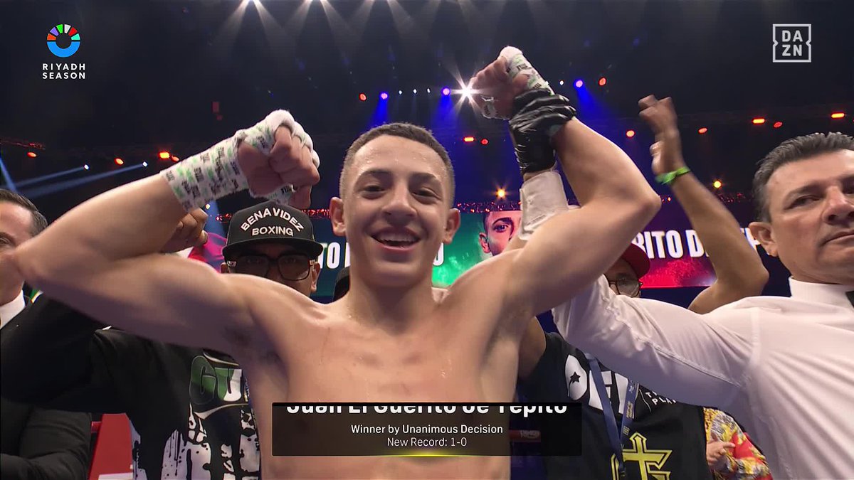 Juan El Guerito de Tepito wins his debut via Unanimous Decision 🔥🥊 🎟️ Buy #RingIV: Night of Champions NOW at | Nov 22 | Live exclusively on DAZN | @RingMagazine ◾