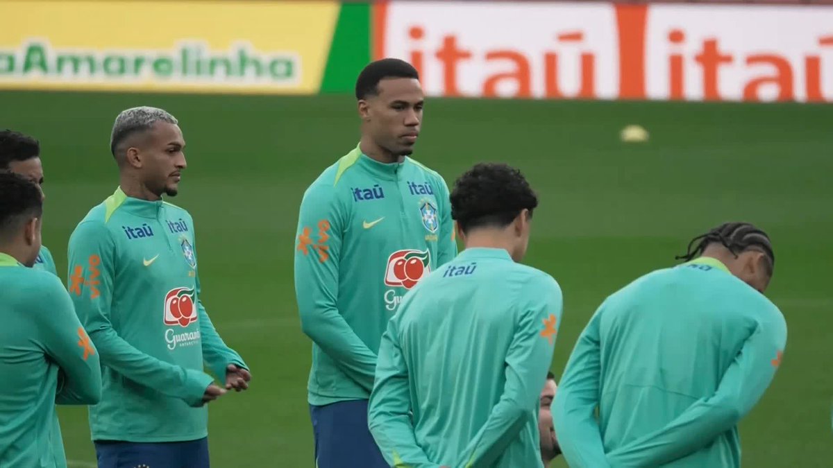 Manchester United's Matheus Cunha missed a Christmas lights switch-on event in Altrincham after suffering a knock in training on Saturday though the issue is understood to be a minor one. 🔴