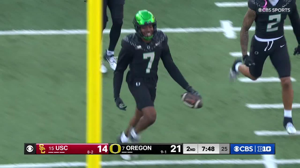 Ify went up and got it 🦆 #GoDucks x Ify Obidegwu
