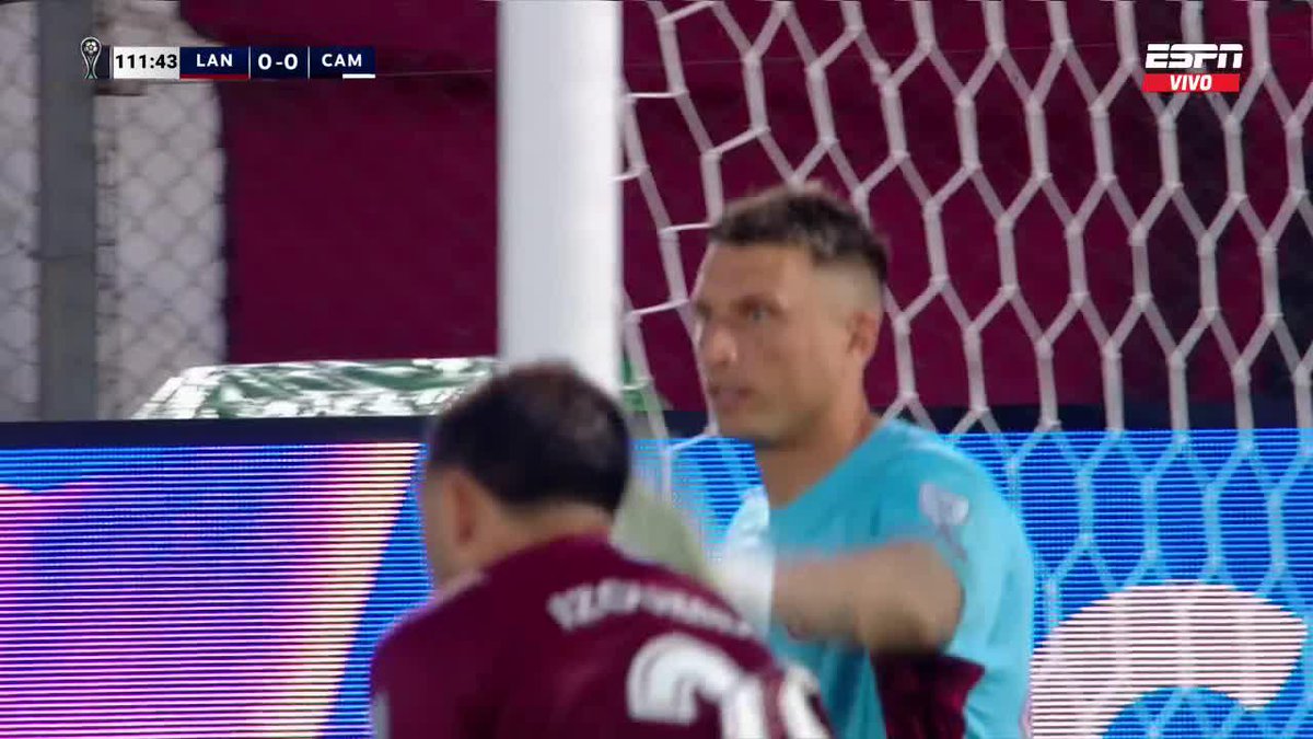 Si Lanús termina levantando la copa le tienen que hacer una estatua a Losada por sacar esto