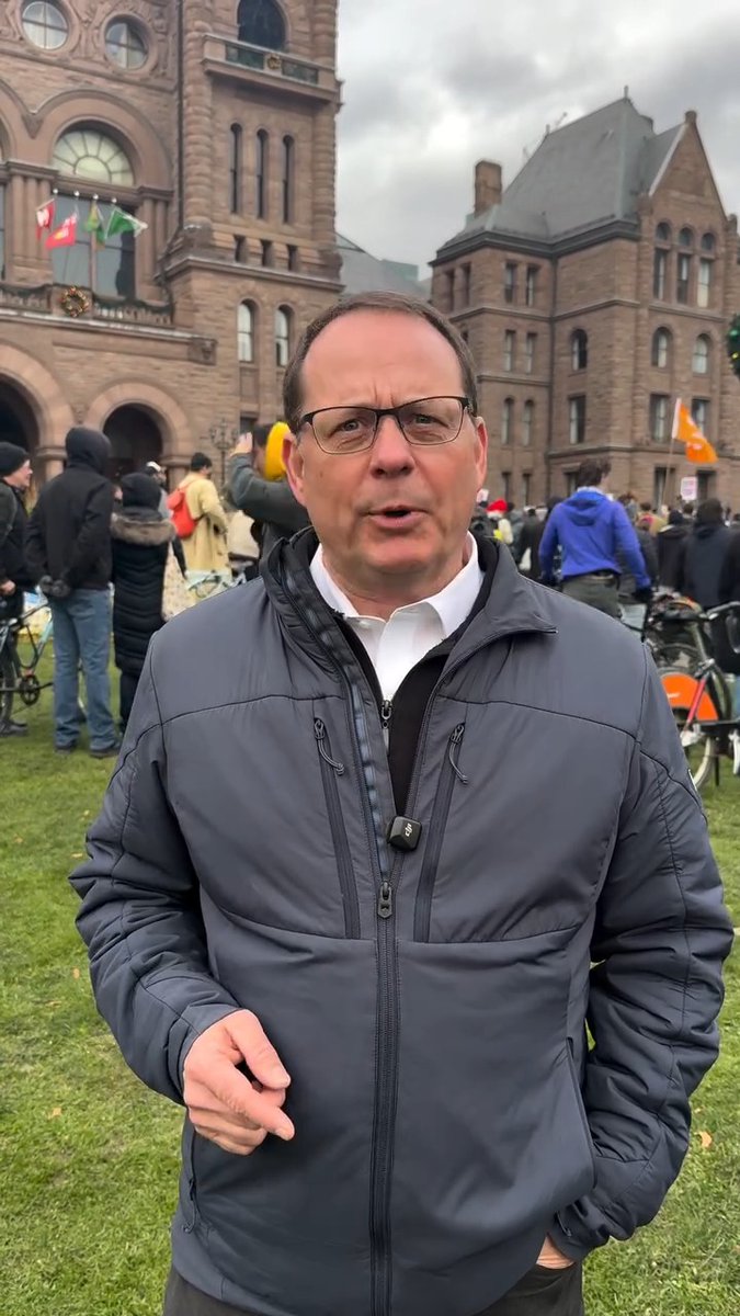 Standing in solidarity with renters across the province to STOP BILL 60. Doug Ford is looking out for the wealthy and well-connected instead of everyday people who need an affordable place to live.
