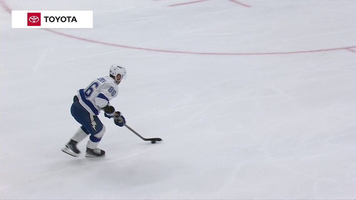What a stretch pass here by Brandon Hagel to find Nikita Kucherov... ⚡ The two of them have six points combined in the opening frame!