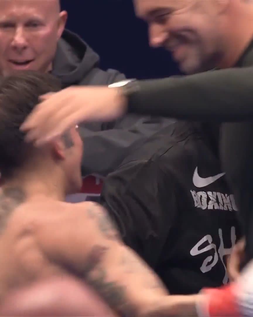 WHAT A SHOT 🔥🔥🔥 ANOTHER BELT TO THE COLLECTION bam schools then stops Puma Martinez in the 10th to add the WBA World to his WBC, WBO &amp; Ring Magazine Super Flyweight Titles 👑👑👑 #RodriguezMartinez DAZN Boxing #RingIV