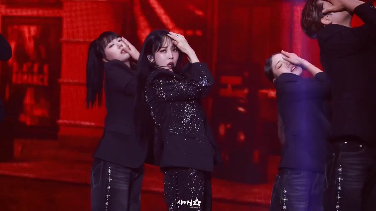 god she's so talented 😩 #MUSEUM_Village_of_eternal_glow #MOONBYUL #문별