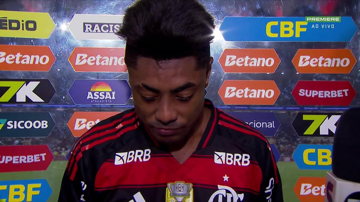 “É pensar em nós mesmos, temos de esquecer o que está vindo de cima pra baixo e fazer o nosso dever. Brasileirão é muito difícil, não tem nada definido ainda, mas a gente está no caminho certo.” 🎙️ Bruno Henrique, do Flamengo. 🎥 Premiere | ge