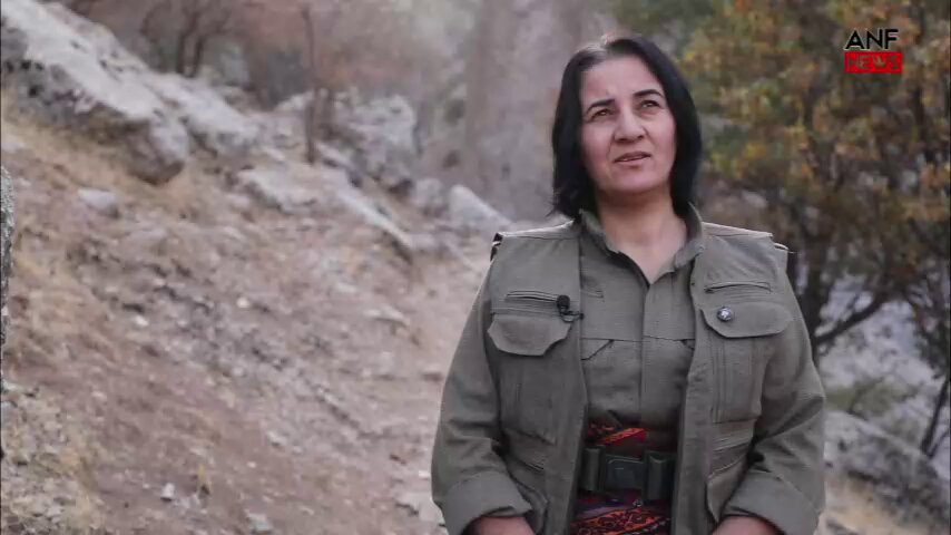 'Önder Apo'nun fedaileri olarak komünal bir toplum inşa edeceğiz' Kürdistan Özgürlük Gerillası Nucan Mazlum, 'PKK’nin bıraktığı mirasla, Önder Apo'nun fedaileri olarak sadece Kürt halkı için değil, tüm halklar için komünal bir toplum inşa edeceğiz' dedi.
