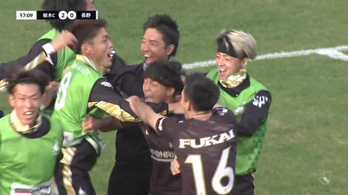 見事なボレーシュートで追加点‼️ 🎦 ゴール動画 🏆 明治安田Ｊ３リーグ 第37節 🆚 栃木Ｃvs長野 🔢 2-0 ⌚️ 58分 ⚽️ 鈴木 裕斗（栃木Ｃ） #Ｊリーグ