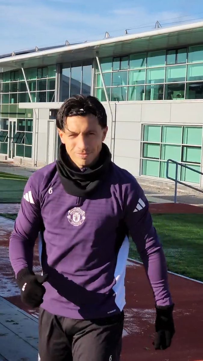 Morning, Reds 🥶