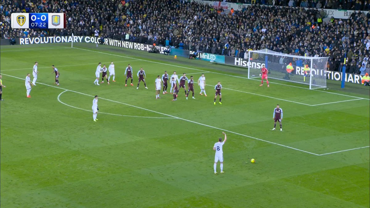 Lukas Nmecha gets the last touch to put Leeds ahead! 👏