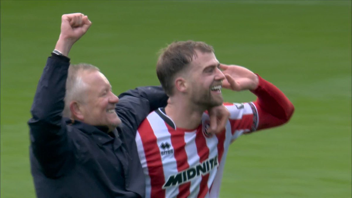 Patrick Bamford and Chris Wilder with an arm around each other after the Blades' win ❤️