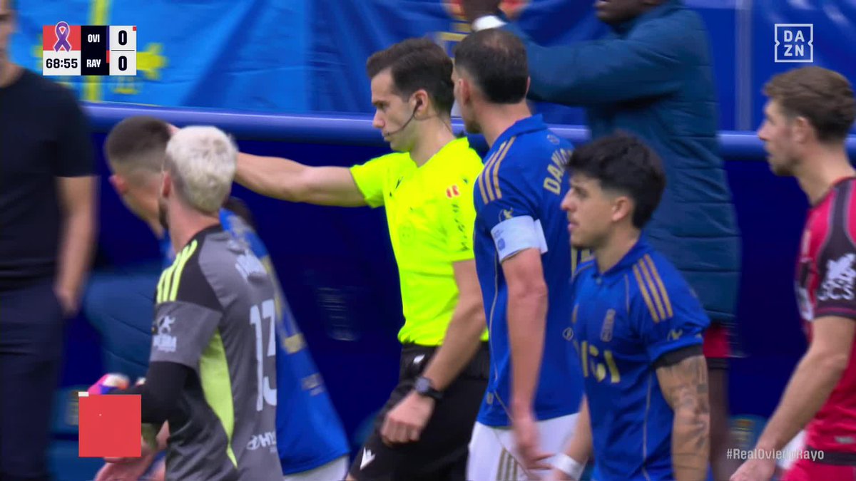 ¿Creías que lo habías visto todo? 👉 Penalti para el Rayo 👉 Lanza Isi y para Escandell 👉 El VAR revisa por invasión de Viñas 👉 El árbitro dice que hay falta de De Frutos y se anula el tiro 👉 No hay penalti fallado por Isi ni parada de Escandell