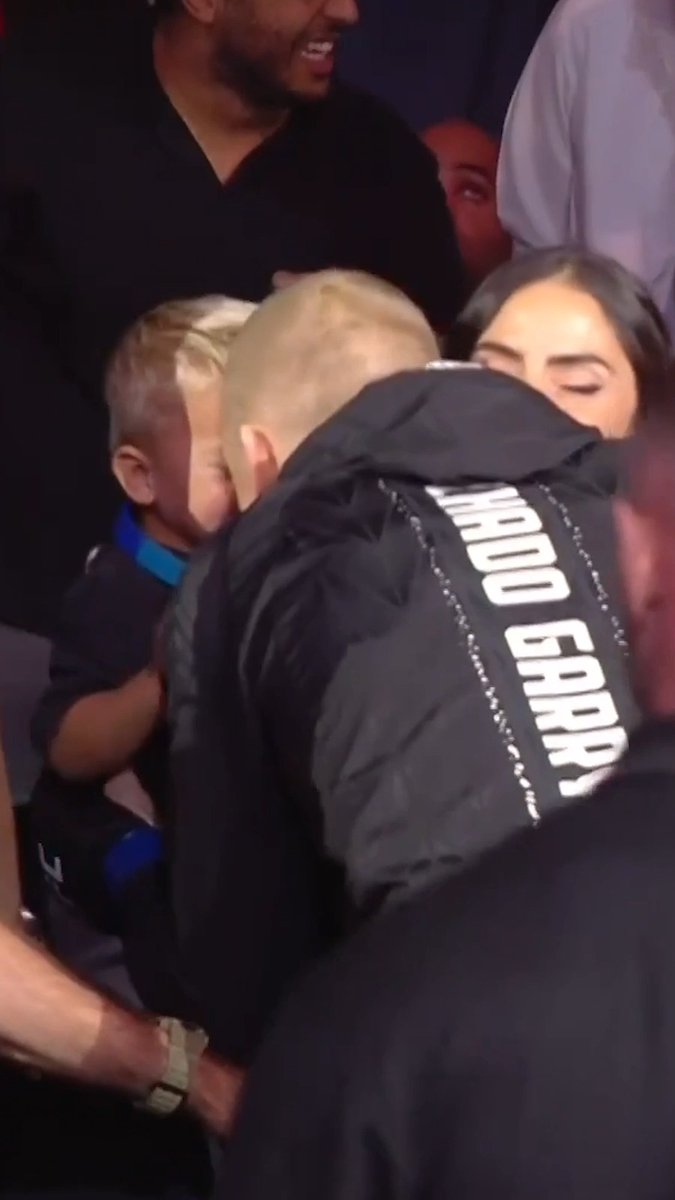 Ian Machado Garry made sure to see his wife, Layla and son, Leo on his way to the Octagon ❤️