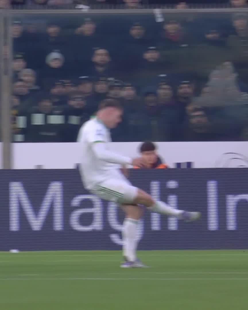 The first Irishman to score in Serie A since Liam Brady Evan Ferguson, love it 🇮🇪👏🏻🇮🇹