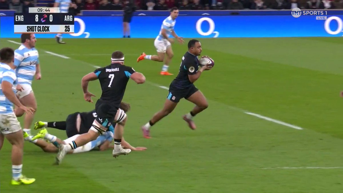 What a moment for Max Ojomoh 🤩 Opportunity knocks for him to secure his first England try on his second cap 👏 📺 Watch every #QuilterNS match live on TNT Sports &amp; discovery+ UK