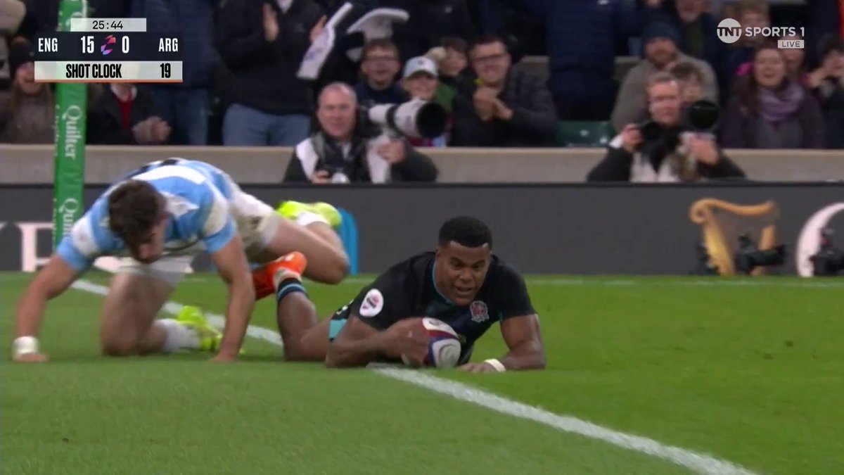 We'll be watching this one on repeat 🔁 From Ojomoh's kick to Feyi-Waboso's finish, this try is perfection 🔥 📺 Watch every #QuilterNS match live on TNT Sports &amp; @discoveryplusuk