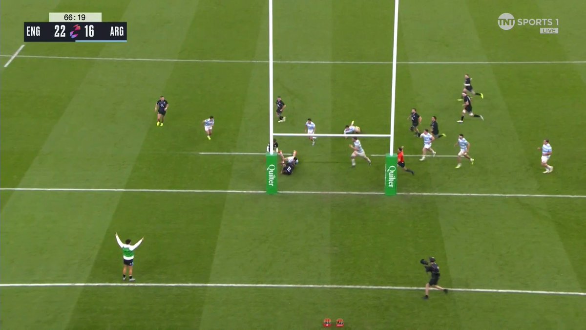 With Argentina on England's tails, Henry Slade delivers the swing of momentum needed 🔋 📺 Watch every #QuilterNS match live on TNT Sports &amp; @discoveryplusuk
