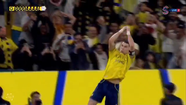 Cristiano Ronaldo, olağanüstü bir gol attı.