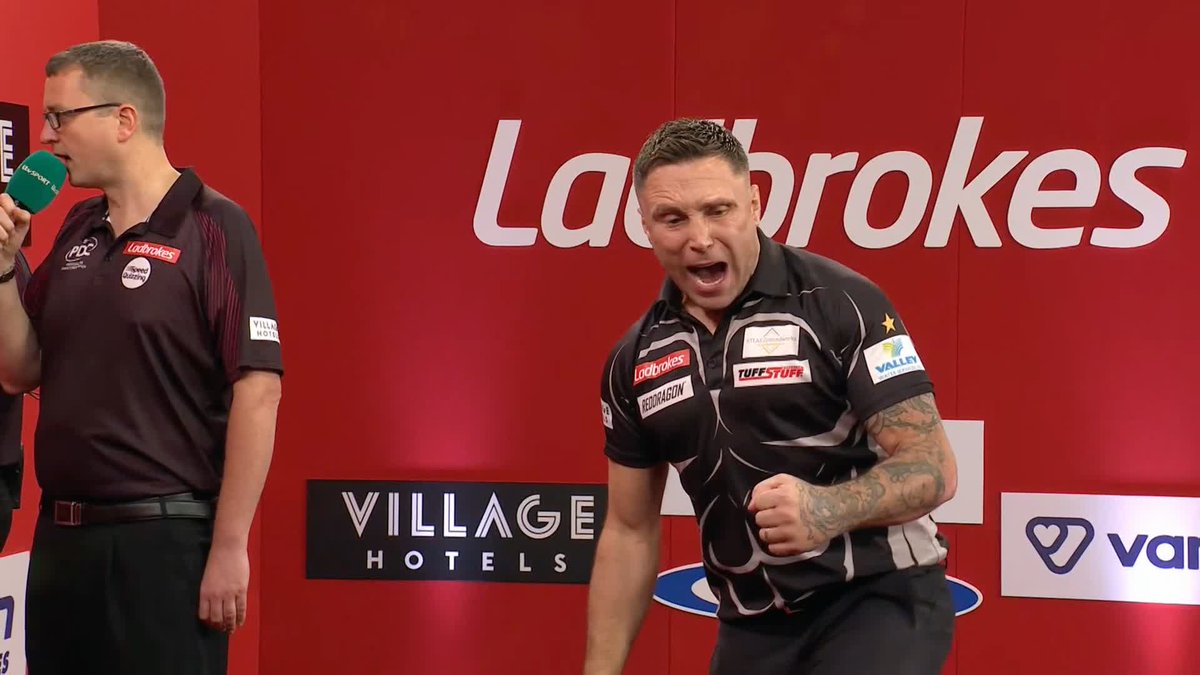 BACK ON THROW! An important break from Gerwyn Price, who trails 6-7 but has the darts against Luke Littler! Both players averaging over 101 🔥 📺 #PCFinals | SF