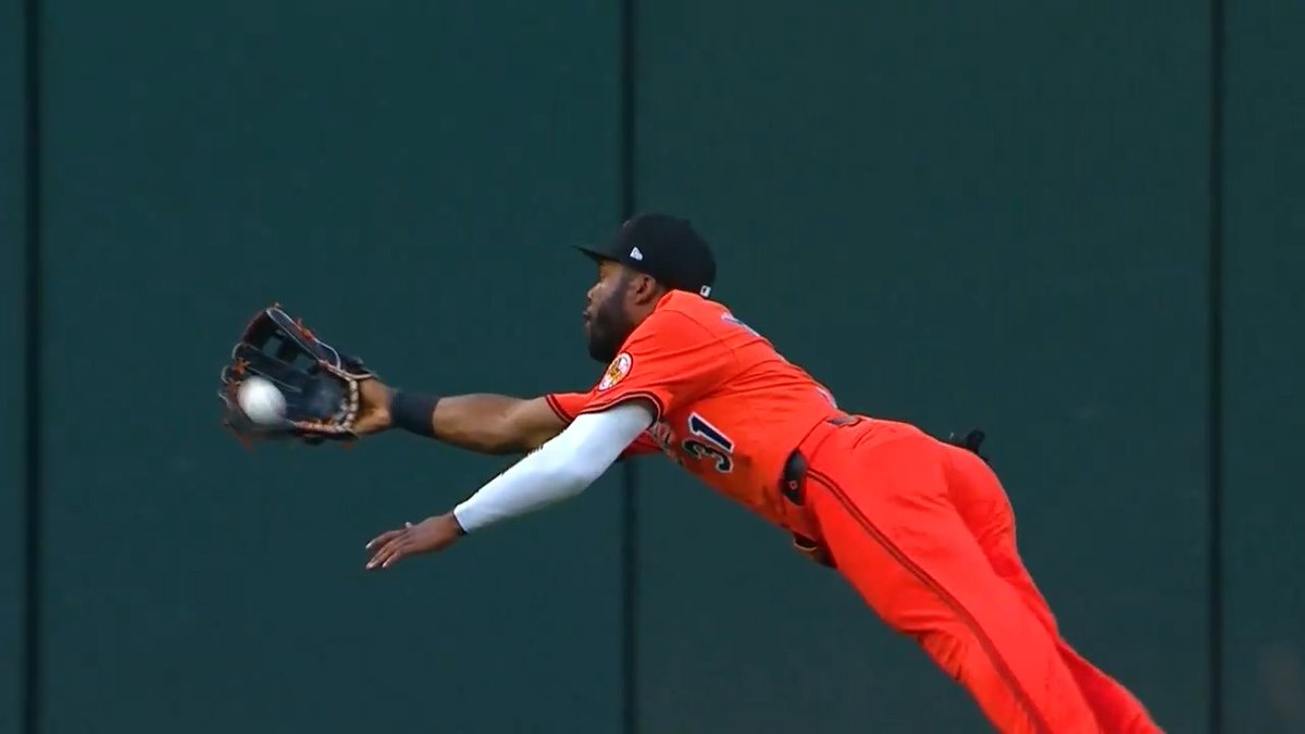 Top Plays of 2025: No. 76 Cedric Mullins lays out for a superb snag!