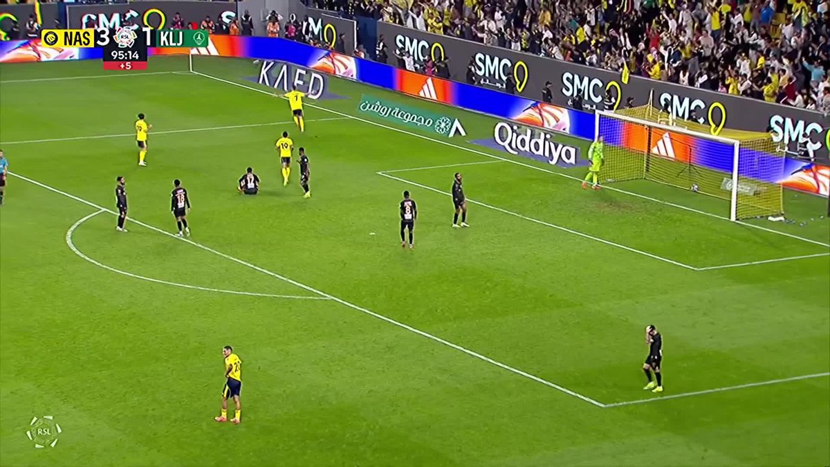 No hay jugador más completo que Cristiano Ronaldo. De penal o tiro libre. Derecha o izquierda. Cabeza o Chilena. Es un súper humano que difícilmente volveremos a ver.