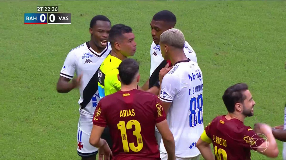 🟥 O lance da expulsão do atacante David, do Vasco, contra o Bahia. 🎥 TV Globo 📺 | ge