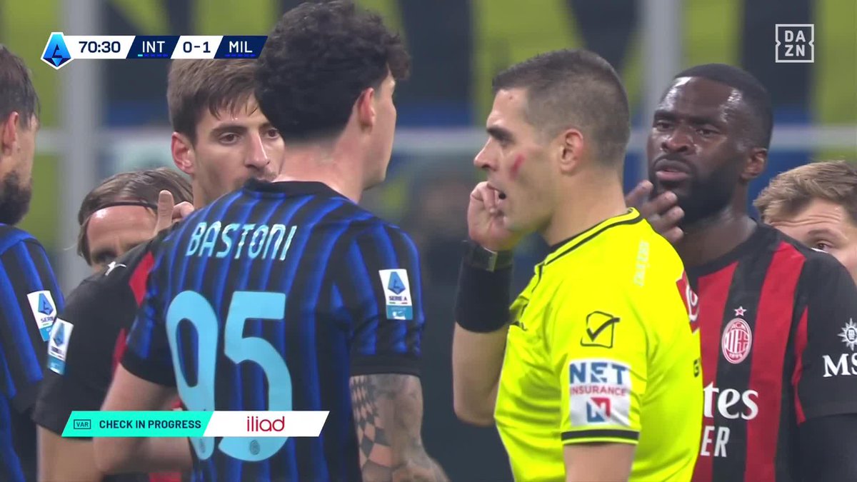 🧤 MIKE MAIGNAN 🇫🇷 ARRÊTE ENCORE UN PÉNALTY DÉCISIF CETTE FOIS DANS LE DERBY !!!!!!! IL EST JUSTE DINGUE CE GARDIEN !!!!!!! 😱😱😱😱 🎥 DAZN France