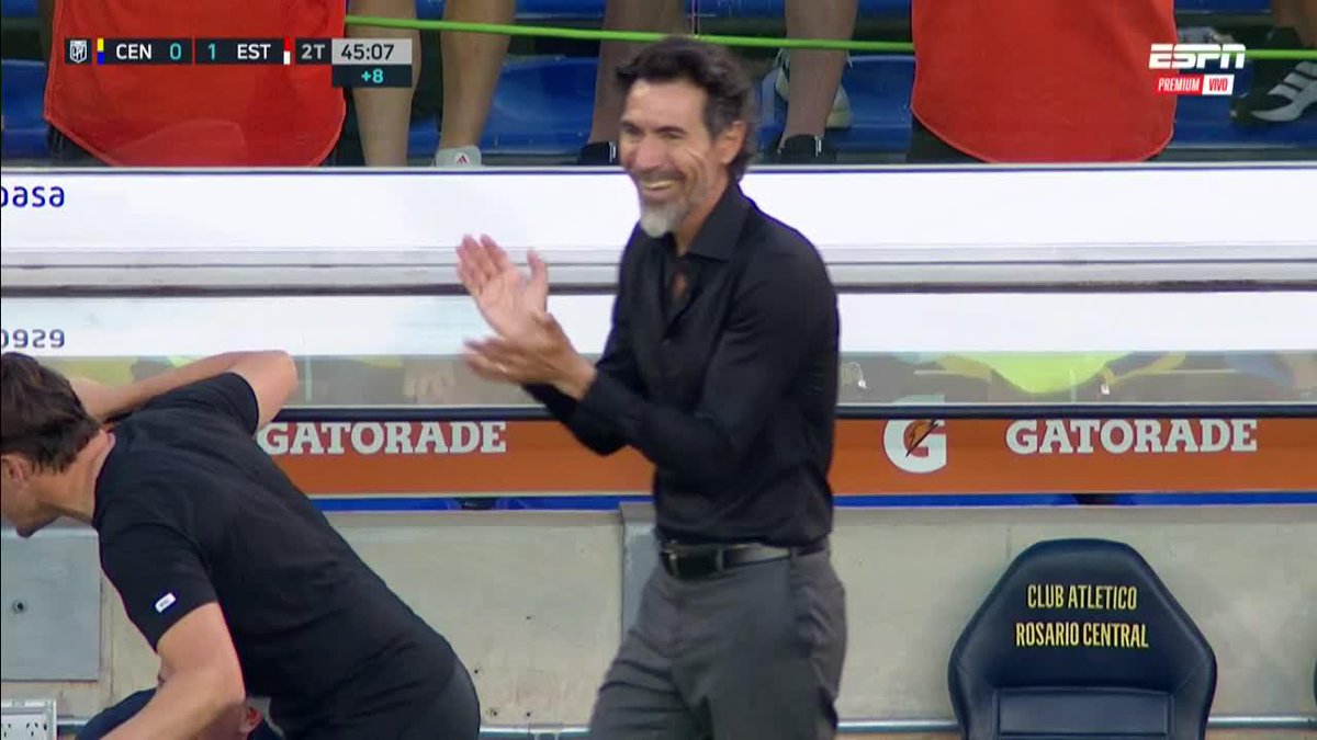 La reacción de Eduardo Domínguez a los 8 minutos de descuento… 👀⚠️