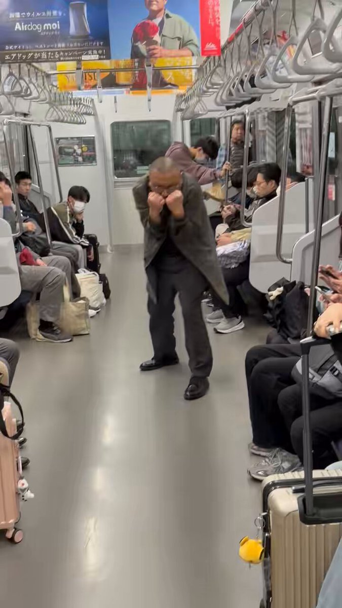 【驚愕】X民さん、電車で変な男に遭遇し首を絞められ「殺されるかと思った」と動画拡散→男が本当に殺人を犯していたことが判明！ 動画の男性は松戸市に住む無職の男で、面識のない男性を刃物で刺したそうだ。 マジで危なかったの･･･コワ。 #松戸市 #男性刺殺