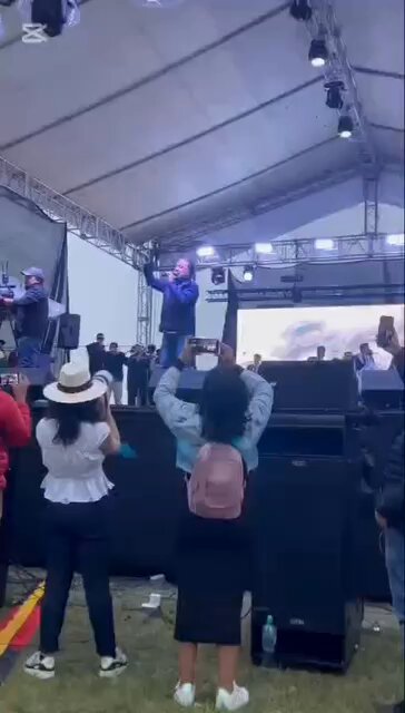 “No, no, no y no; cuatro veces no. Vamos a celebrar con más Alegría. Vamos a reírnos del 4-0 que la ciudadanía le dijo en la consulta. Vamos hacer sentir la dignidad del pueblo quiteño. Que nos escuchen en Carondelet: Qué viva Quito”, Pabel Muñoz L. #QuitoTieneAlcalde