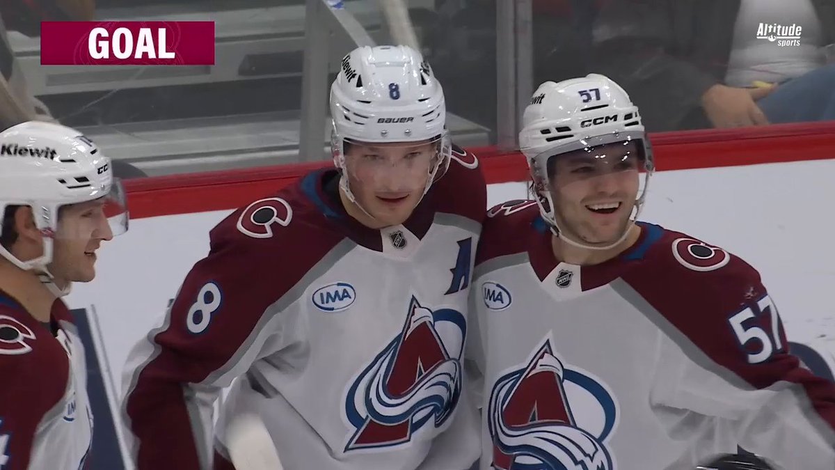 Cale Makar makes no mistake on the rebound! 🥬
