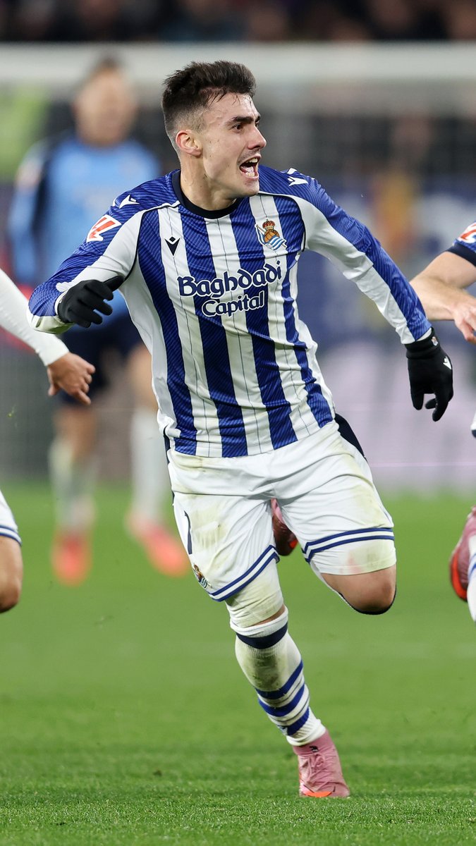 VANUIT DE 𝐌𝐈𝐃𝐃𝐄𝐍𝐂𝐈𝐑𝐊𝐄𝐋! 🪐 Dames en heren: Ander Barrenetxea 🙇♂️ #ZiggoSport #LaLiga #OsasunaRealSociedad