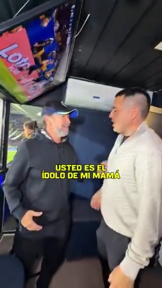 "USTED ES EL ÍDOLO DE MI MAMÁ", el gran encuentro entre Juan Román Riquelme y Marco Antonio Solís en La Bombonera.