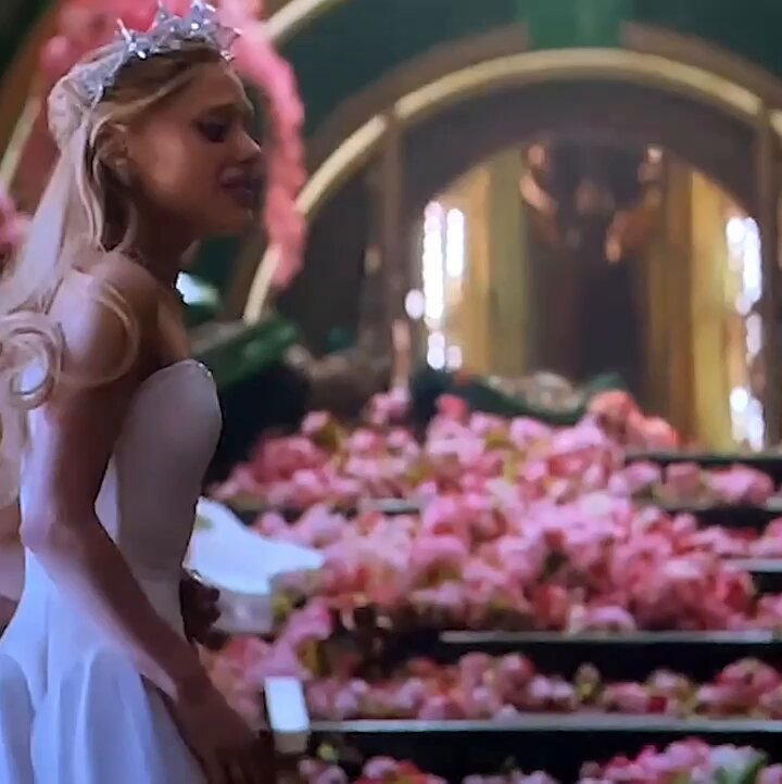 A reprise de "i'm not that girl" Me pegou de jeito pq passei pela mesma coisa esse ano. Te entendo Glinda minha flor 🥺🌸🩷 #WickedForGood