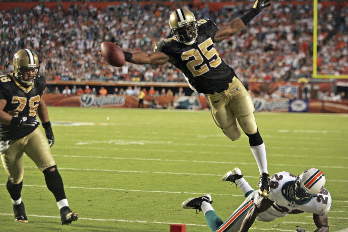The last time the Saints played the Dolphins in Miami was 2009! When Reggie Bush had his iconic "Fleur de Leap" 📺: at Miami on Sunday (Noon CT on FOX Sports: NFL)